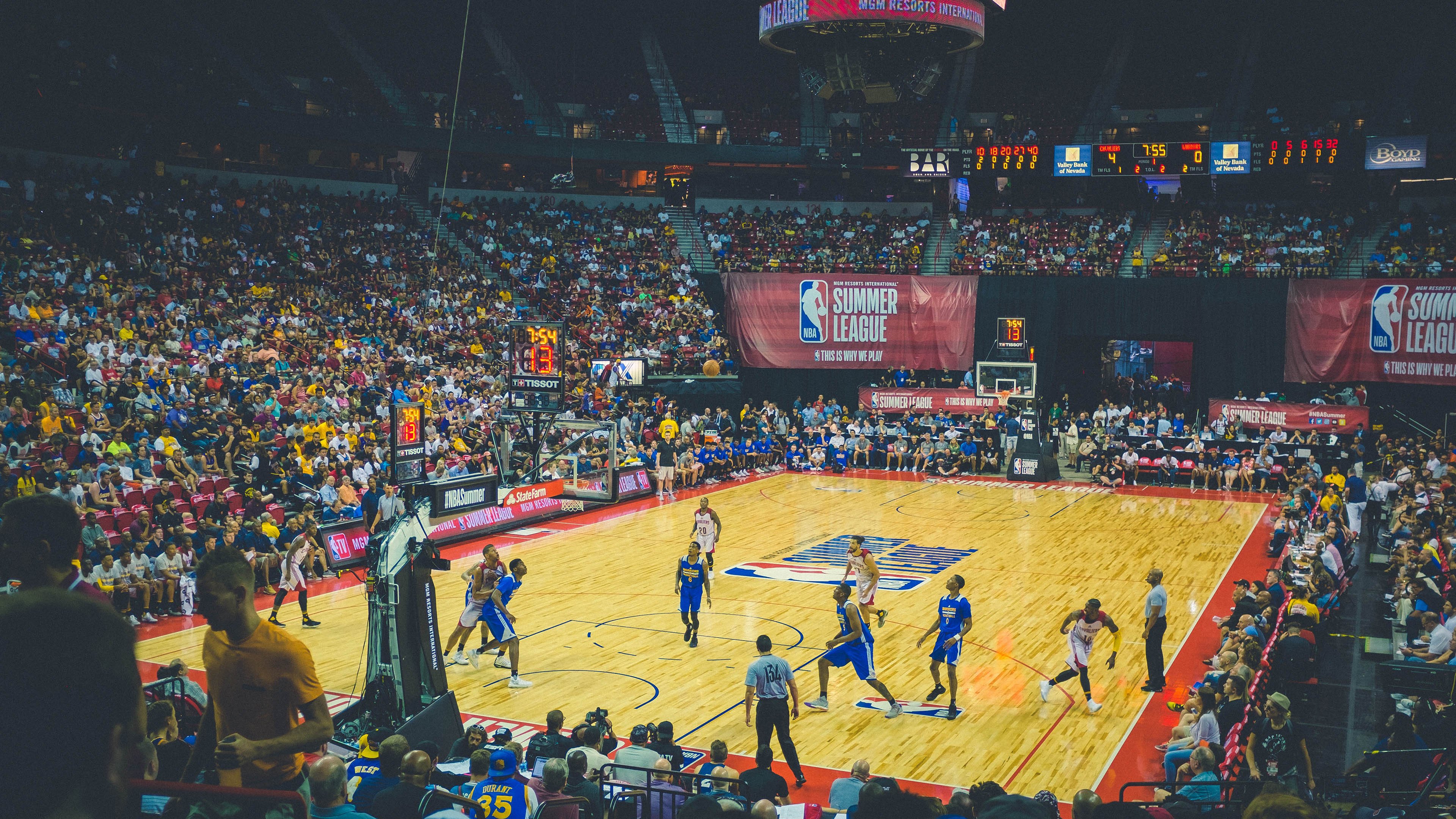IM体育官方平台-双城记，高原绝杀撕裂夜色，麦科勒姆一箭穿越十年尘封